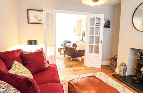 Melton Mowbray House | Spacious 3-Bedroom House with Kitchen and Pet-Friendly Perks