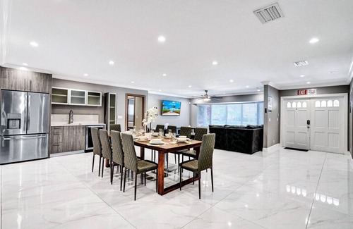 South Lake Villa | Elegant 5BR Villa in Hollywood Lakes with Ocean Views