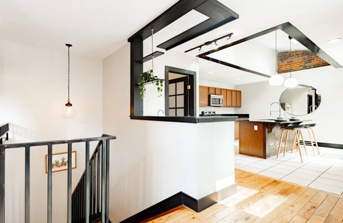 Pendleton House | Experience 1304 Broadway: Pet-Friendly Parkside Retreat