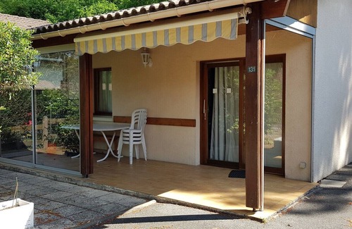 Gujan-Mestras Ski Chalet | Exceptional 131 Maisonnette with Pool in Village Khélus