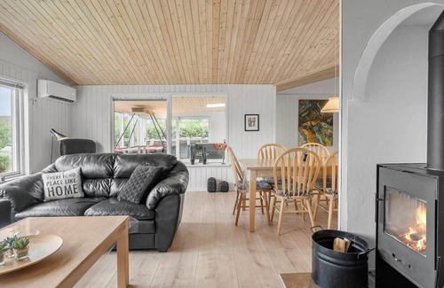 Pøt Strandby House | 132 m² House ∙ 4 bedrooms ∙ 8 guests