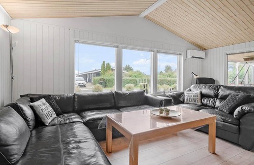 Pøt Strandby House | 132 m² House ∙ 4 bedrooms ∙ 8 guests
