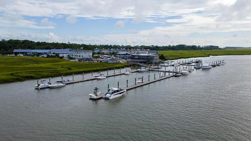 Saint Helena Island House | Discover 133 Captain John Fripp: Family-Friendly Retreat