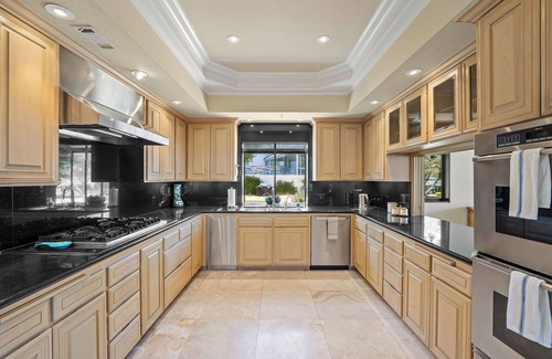Pierpont Bay House | Beachfront Bliss at The Beachmont Place - Rated 10/10