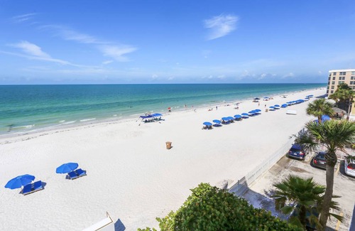 Madeira Beach Condo | Oceanfront Retreat at Arie Dam 304 with Pool & Dining