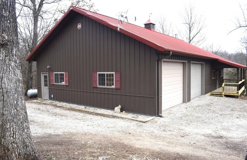 Long Lane Cabin | 136-acres/Secluded cabin/River access/Kayak/Hiking trails/UTV/Indoor pickleball