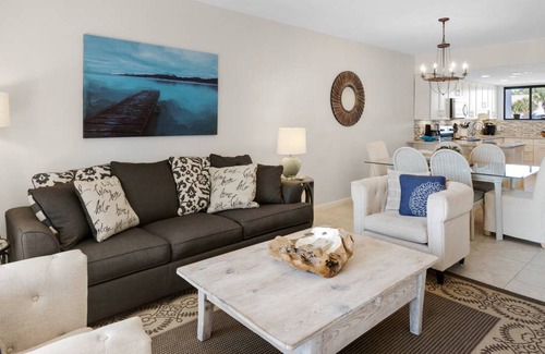 Seagrove Beach Apartment | Spacious 3-Bedroom Apartment with Oceanfront Views