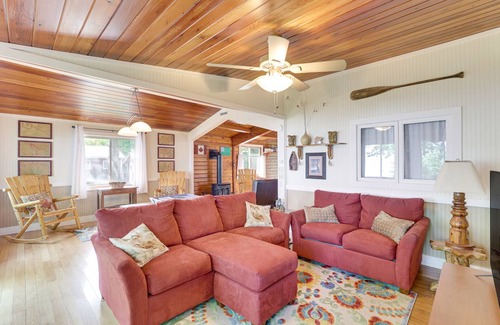 North Hero House | Oceanfront 3-Bedroom Retreat for Up to 6 Guests