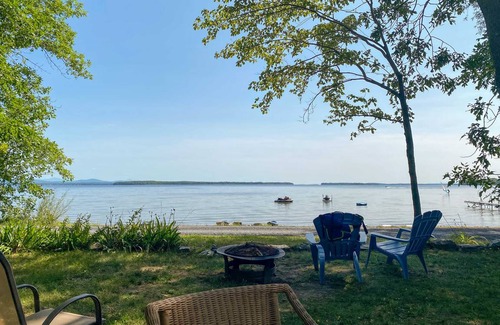 North Hero House | Oceanfront 3-Bedroom Retreat for Up to 6 Guests