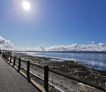 Helensburgh Apartment | Experience Comfort at 136 West Princes Street - Rated 9.6/10