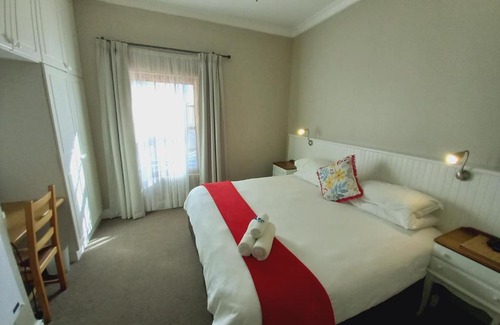 Grahamstown House | Inviting 137 High Street Guest House - Family Friendly Stay