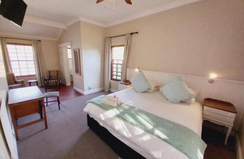 Grahamstown House | Inviting 137 High Street Guest House - Family Friendly Stay