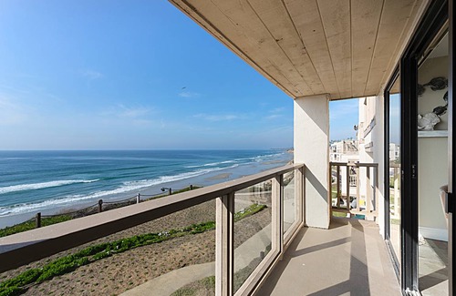 Solana Beach Apartment | Spacious 2-Bedroom Apartment with Ocean View and Pool