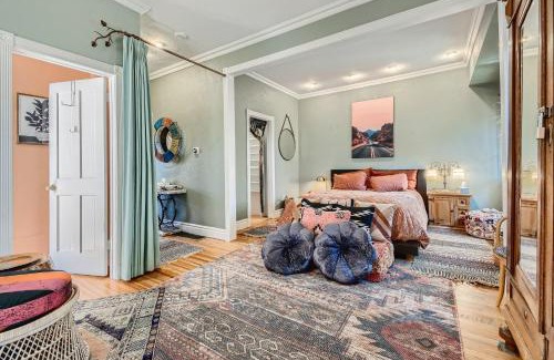 Platt Park House | Family-Friendly Retreat at 1374 S Pennsylvania St