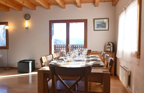 Chamoson Villa | Cozy Villa for 8 Guests with Kitchen Access