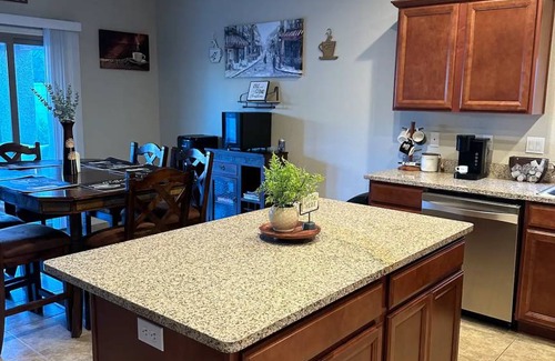 Kingman House | Spacious 2-Bedroom House for Up to 4 Guests