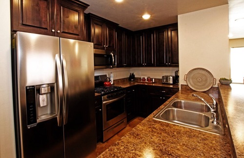 Moab South Valley House | Delicate Arch Delight: 9.8 Rated with Pool & Spa Amenities
