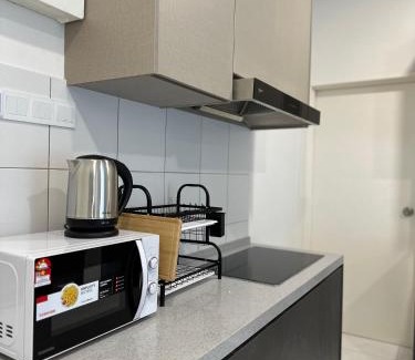 Kampung Sungai Nibong Apartment | Cozy Homestay Near Queensbay Mall - 4-Star Rating
