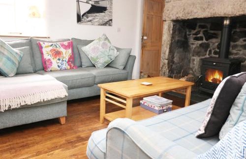 Pendeen House | Family-Friendly Stay at 14 Boscaswell Downs - Rated 9/10