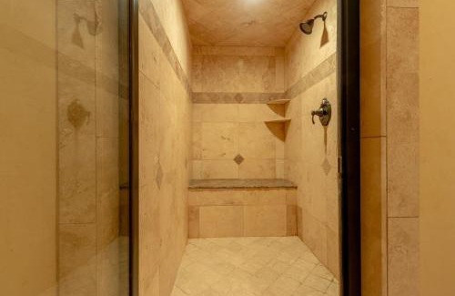 Parowan Apartment | 14 Guests 5BR 2BA At-Home Gym & Spacious Living