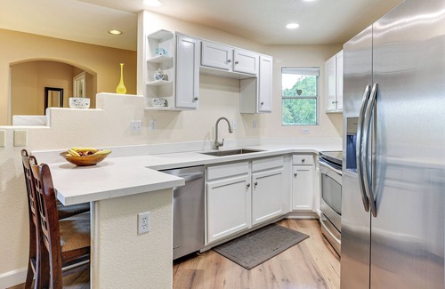 North Mountain Condo | Pet-Friendly Phoenix Condo with Spa & Pool - 9.4 Rated