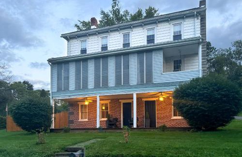 Rossville House | Idyllic Dutch River Haven with Deck for Family Getaways