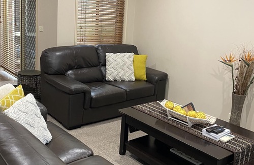 Echuca Apartment | 14 on Henry in the PORT OF ECHUCA . Modern self contained accommodation.