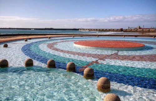Quigney Beach Apartment | Beachfront Escape at 14 on Marine with Ocean Views