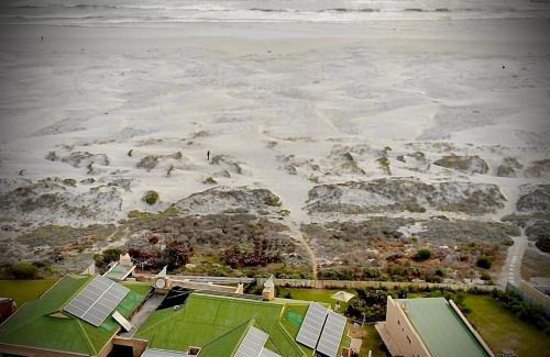 Melkbosstrand House | Oceanfront Retreat at 14 Penguin Place, Melkbosstrand