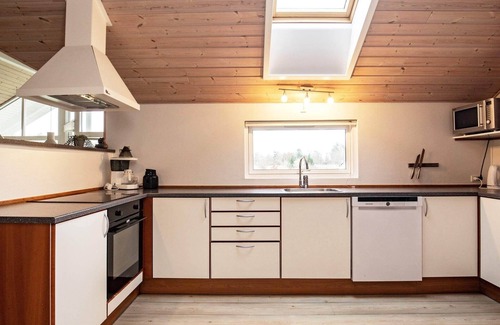 Sundstrup House | Spacious 14-Person Holiday Home with Pool in Højslev