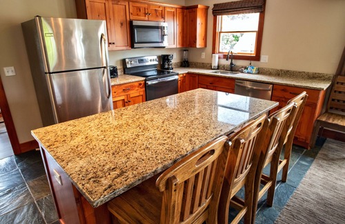 Lake George House | Ideal 14-Person House Steps From The Water with Breakfast