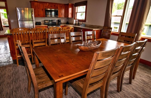 Lake George House | Ideal 14-Person House Steps From The Water with Breakfast