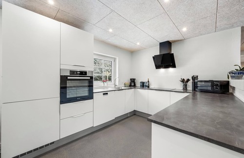 Øby Cottage | Spacious 6-Bedroom Family Retreat in Ulfborg