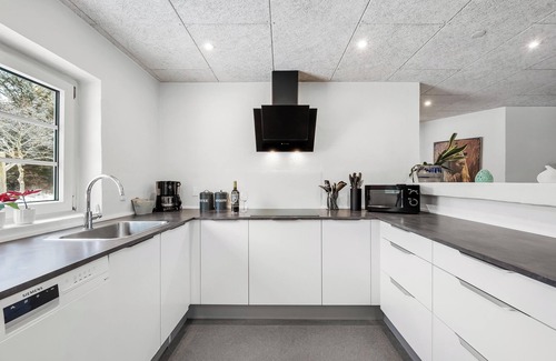 Øby Cottage | Spacious 6-Bedroom Family Retreat in Ulfborg