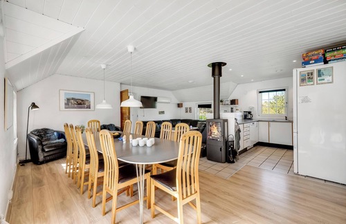 Sondervig Cottage | 14-person pool house with plenty of activity options - 1031