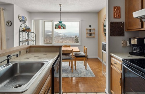 Waitsfield Condo | Guest Rated 10/10: Snowside 2 Bedroom Condo with Pool