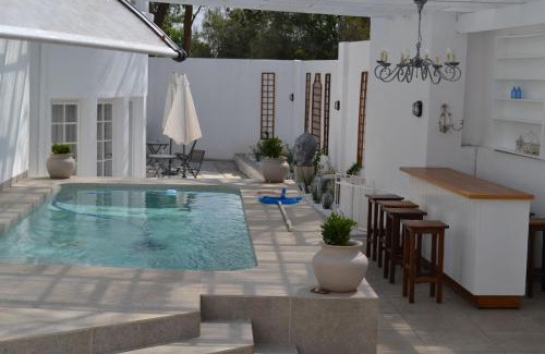 Woodmead House | 14 Woodmead Suites