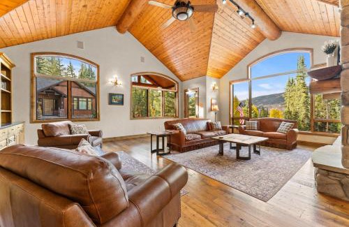 Keystone House | Tranquil Retreat at 140 Goldenrod Circle with Hot Tub