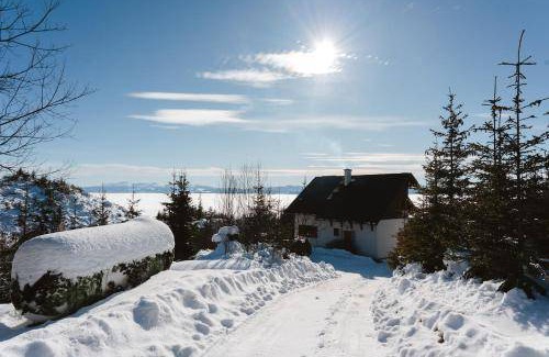 Vysoke Tatry Ski Chalet | Spacious 3-Bedroom Retreat for Up to 13 Guests