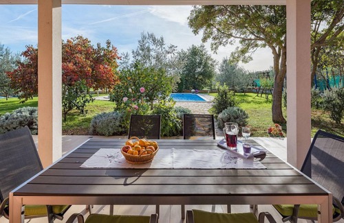 Pavicini House | Spacious 3-Bedroom House with Private Pool & Top Ratings