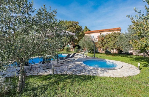 Pavicini House | Spacious 3-Bedroom House with Private Pool & Top Ratings