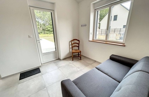 Jullouville House | Villa Jullouville: Family-Friendly Retreat with Kitchen