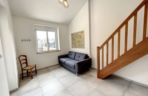 Jullouville House | Villa Jullouville: Family-Friendly Retreat with Kitchen
