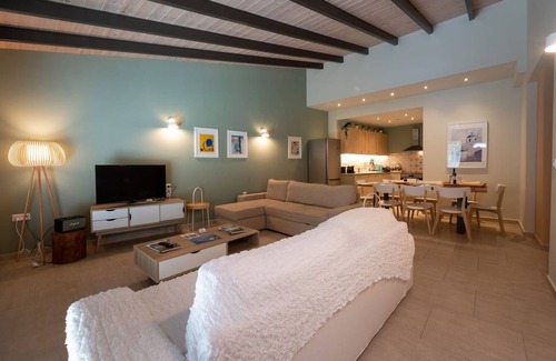 Kalamata Villa | Discover Linas Home: 5-Star Kalamata Mediterranean Villas