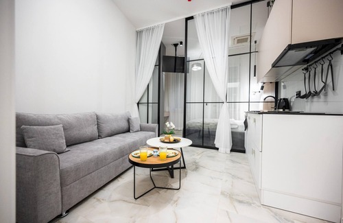 Old Town Apartment | Spacious 140 SQM Apartment Ideal for Group Getaways