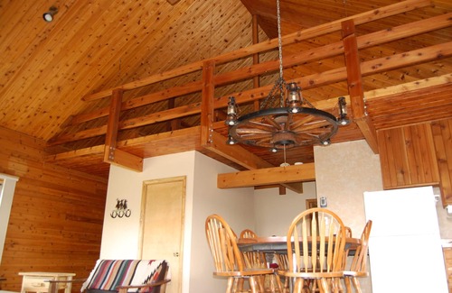 Wapiti Cabin | Cozy Cabin 30 Miles from Yellowstone with Internet Access