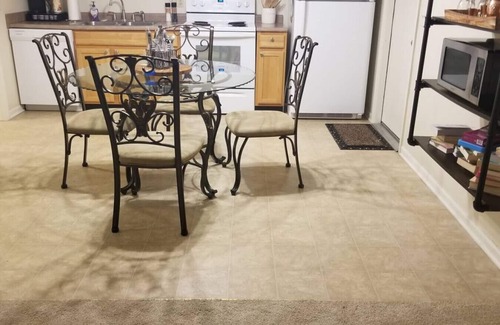 Monroe House | Top-Rated A.O. Bungalow with Kitchen & Breakfast Included