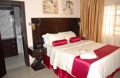 Biogbolo Hotel | Discover 144 Suites Hotel: Family-Friendly with Spa Access