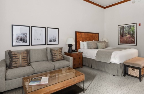 Stowe Area Cabin | Experience the Lodge At Spruce Peak: Pool & Mountain Views