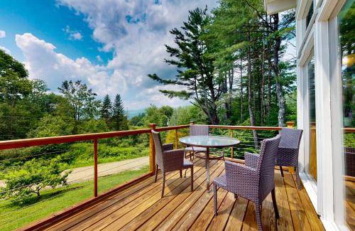 West Townshend House | Spacious 5-Bedroom House for Up to 10 Guests